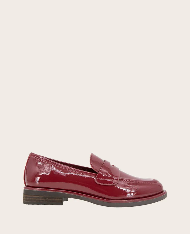 GENTLE SOULS - Cybil Crinkle Patent Loafer