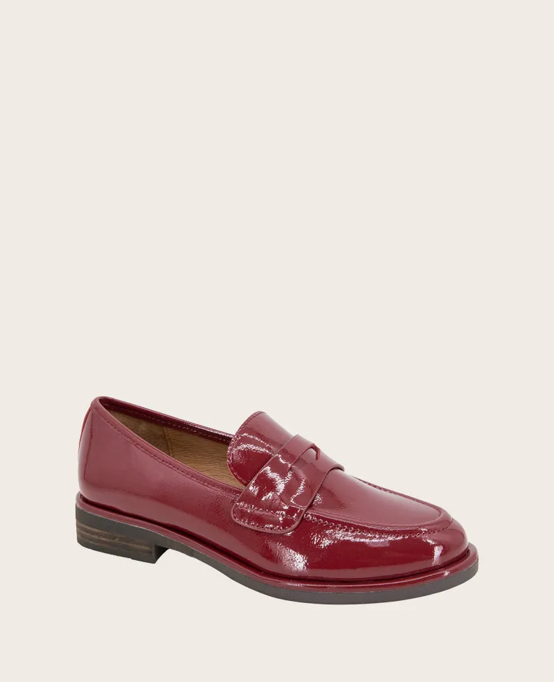 GENTLE SOULS - Cybil Crinkle Patent Loafer