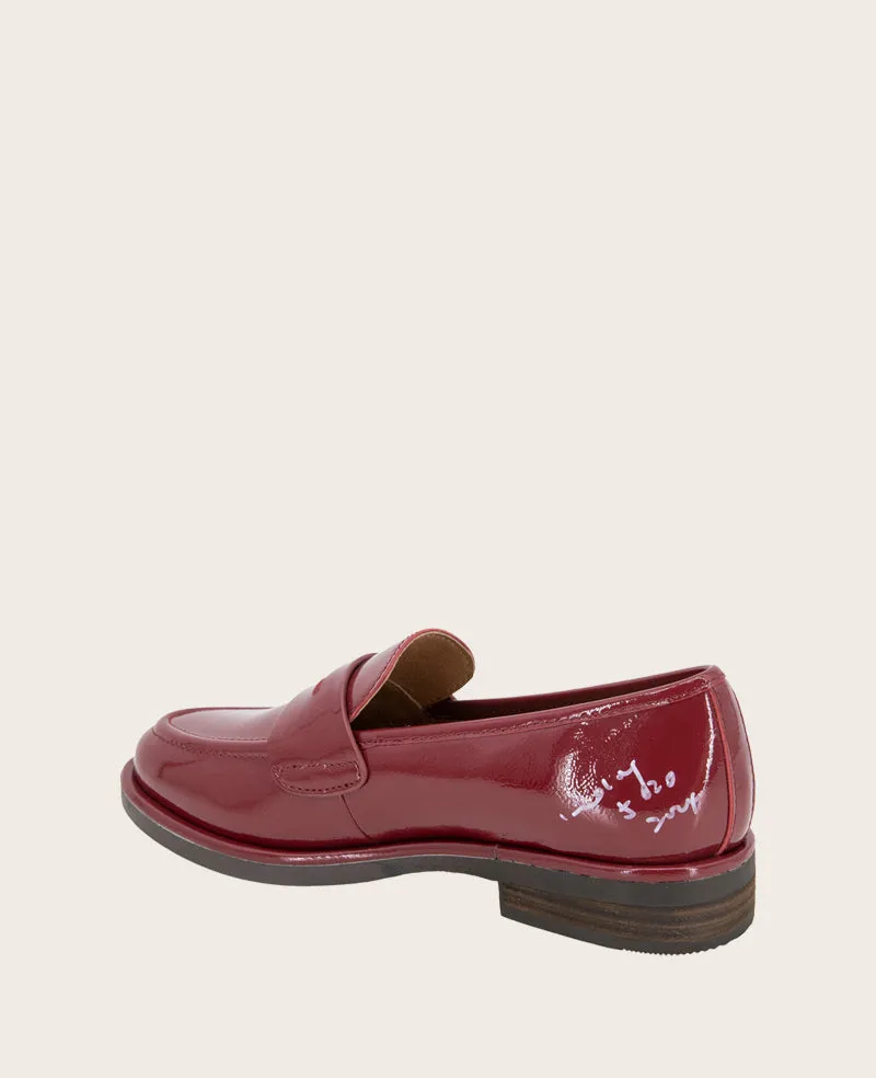 GENTLE SOULS - Cybil Crinkle Patent Loafer